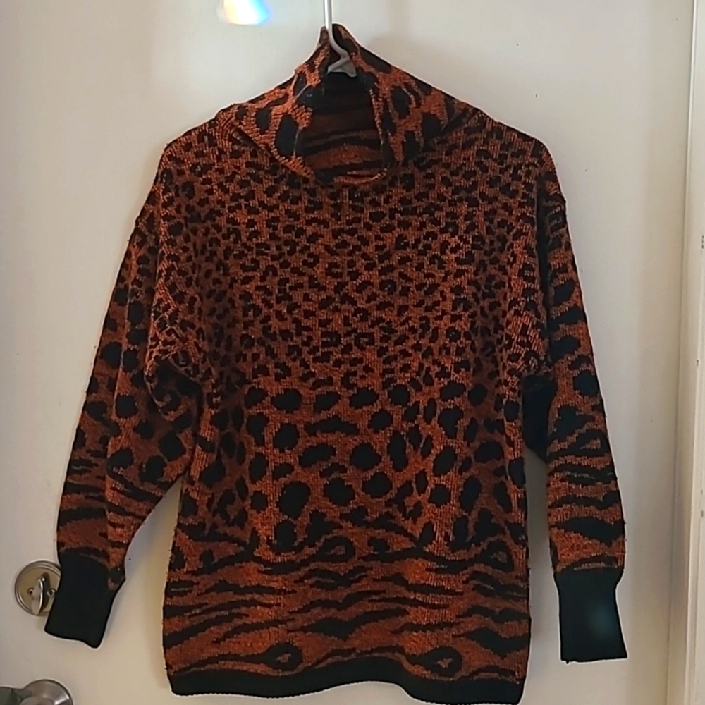 BEAUTIFUL ORANGE AND BLACK SWEATER